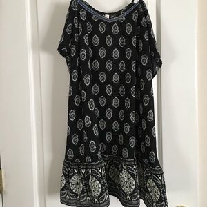Cold shoulder paisley printed dress with pockets